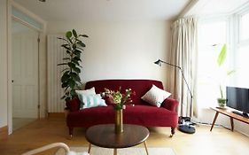 Host & Stay - Dane Hill